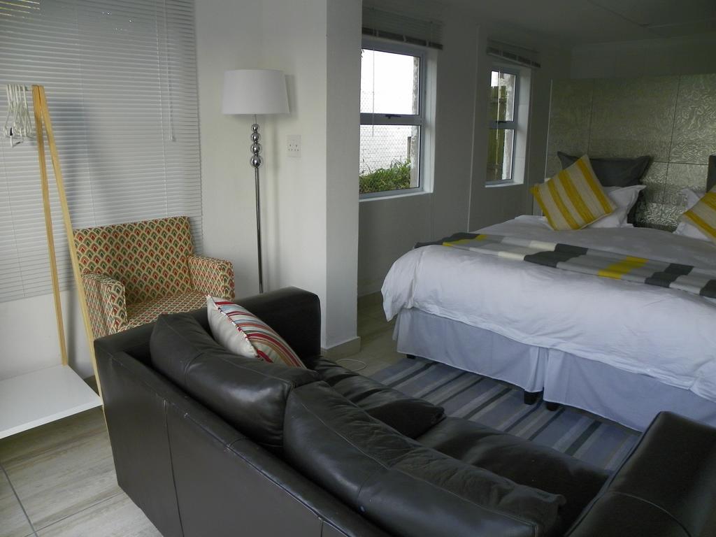 Blue'S Guest House - East London Bonza Bay Zewnętrze zdjęcie